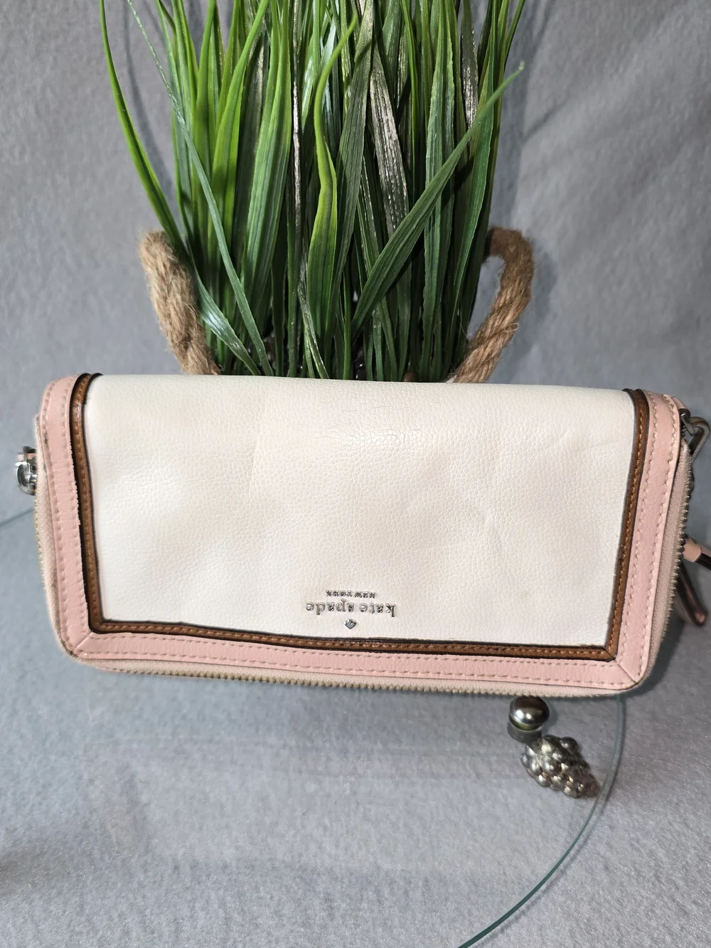 Kate Spade Pink & White Leather Crossbody Wallet Spring colors - Picture 1 of 12